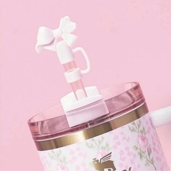 The Stanley x LoveShackFancy Quencher 40 OZ Blooming Heirloom Floral Bow - Picture 4 of 17